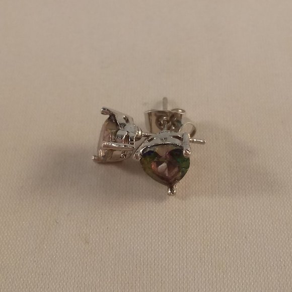 White Gold Plated Heart Mystic Rainbow Diamond Zircon Stud Earrings 1.13ctw - Picture 4 of 6